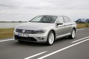 Volkswagen Passat GTE 2015 года